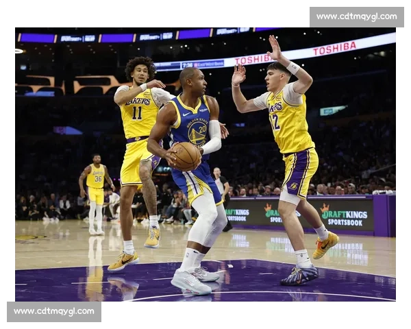 热火对决湖人焦点之战解说解析球星碰撞全场看点战术博弈季后赛级别较量